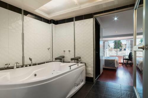 Hotel Ejecutivo Embajada Bogotá Dış mekan fotoğraf